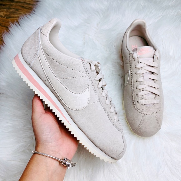 nike classic cortez trainers in sand suede
